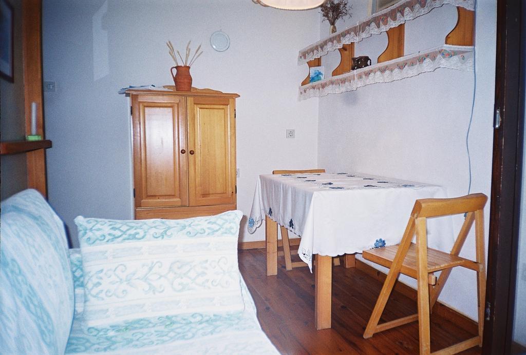 Apartments Ljuba I Mare Malinska Δωμάτιο φωτογραφία