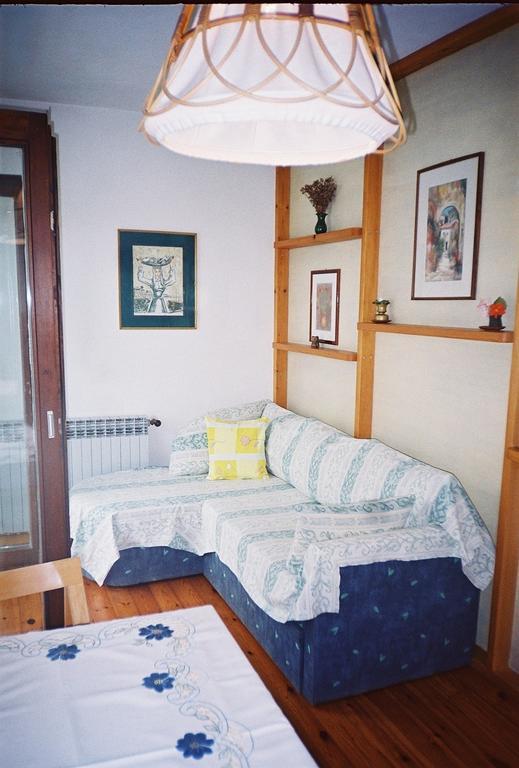 Apartments Ljuba I Mare Malinska Δωμάτιο φωτογραφία