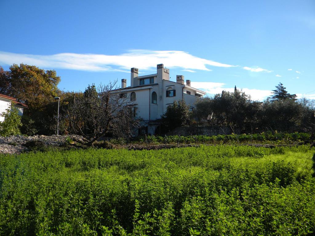 Apartments Ljuba I Mare Malinska Εξωτερικό φωτογραφία