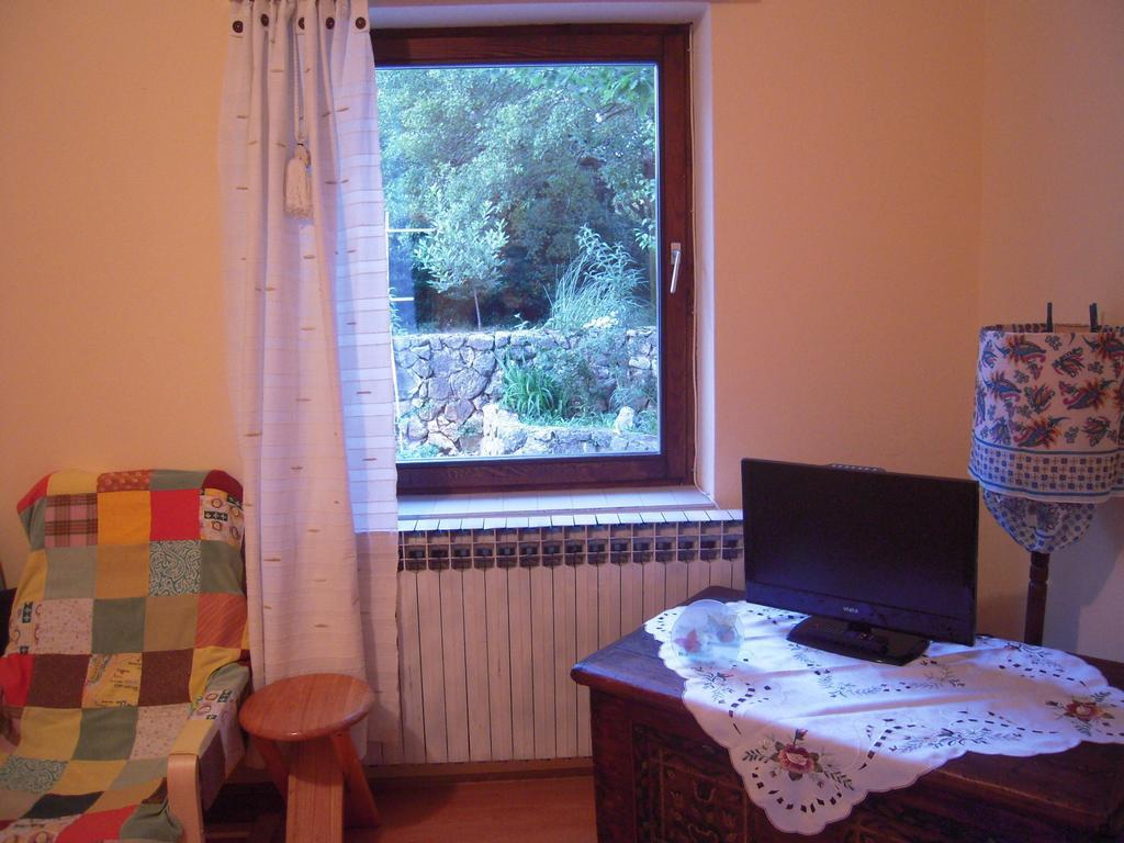 Apartments Ljuba I Mare Malinska Δωμάτιο φωτογραφία