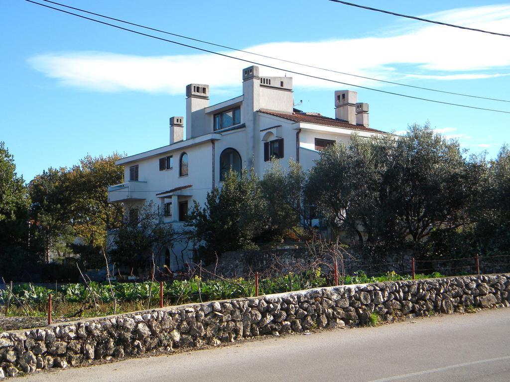 Apartments Ljuba I Mare Malinska Εξωτερικό φωτογραφία